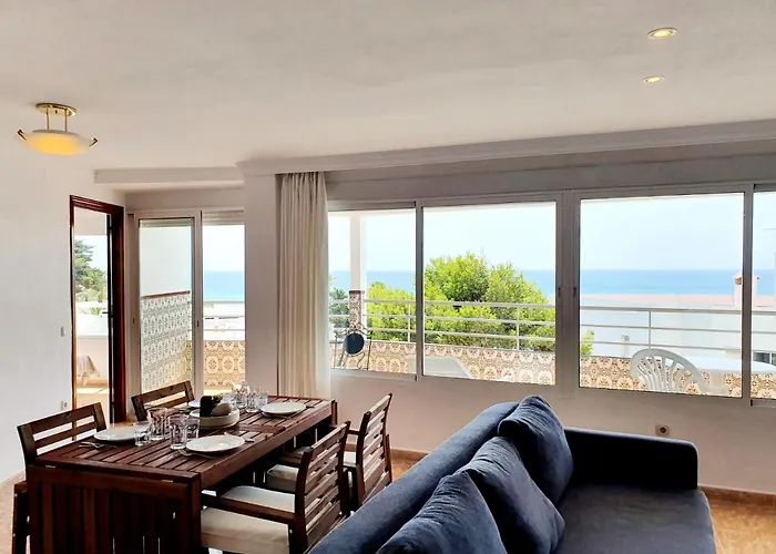 Luna Seafront Apartament *