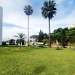 Luna Seafront 아파트